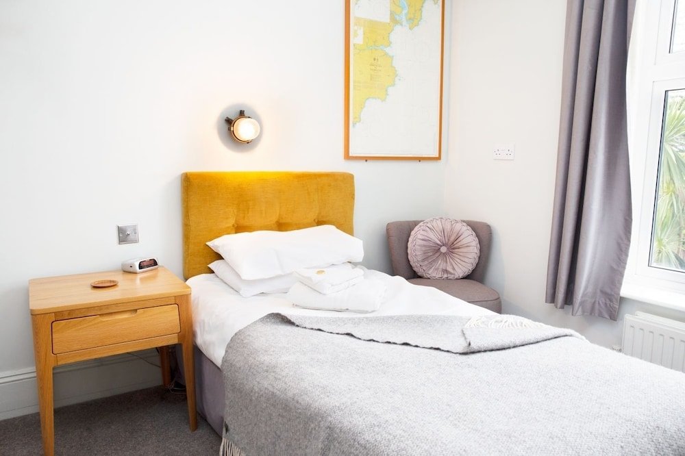 Фото The Lerryn Hotel