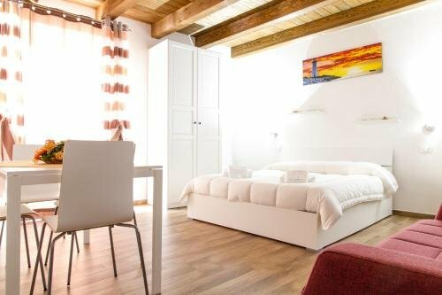 Гостиница Alla Corte Accommodations в Чефалу