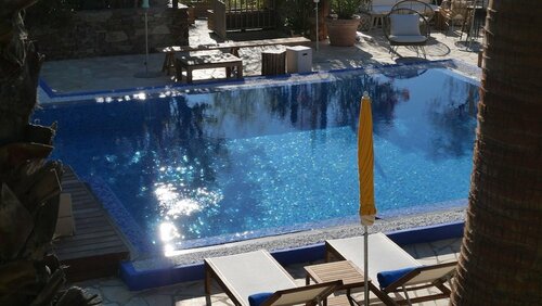 Гостиница Hotel La Piscine в Ле-Лаванду