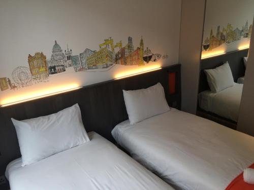 Фото EasyHotel Belfast