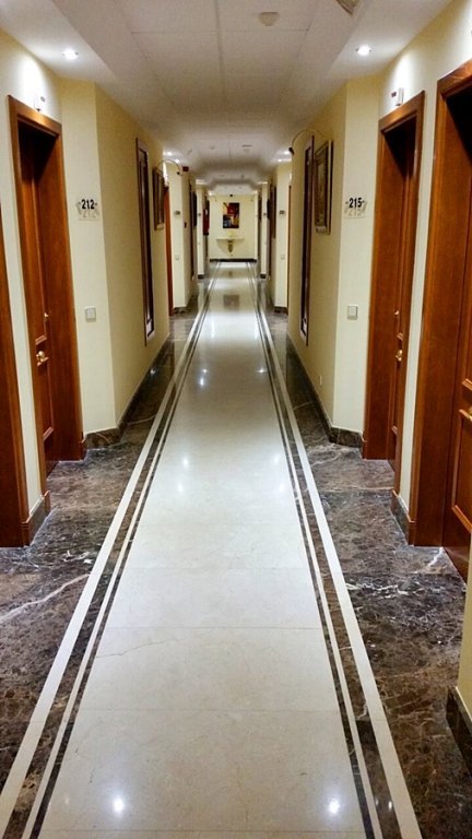 Фото Hotel Humanes