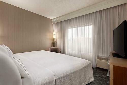 Гостиница Courtyard by Marriott Roseville в Розвилле