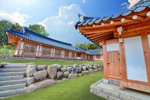 Гостиница Gyeongju Hanokhotel Chunchugwan в Кенджу