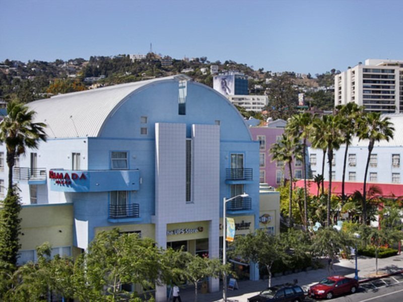 Фото Ramada Plaza by Wyndham West Hollywood Hotel & Suites