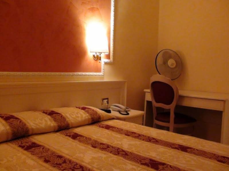 Фото Hotel Erdarelli