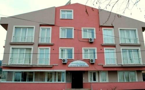 Хостел Marti Pansiyon Iki в Бозджааде