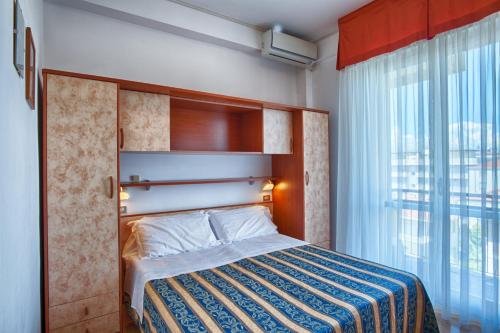 Фото Hotel Mirabel