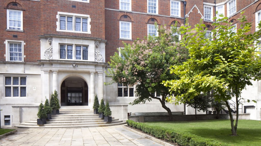 Фото The Wellington