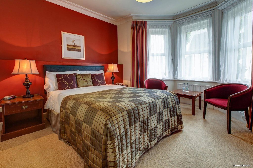 Фото The Connaught Lodge