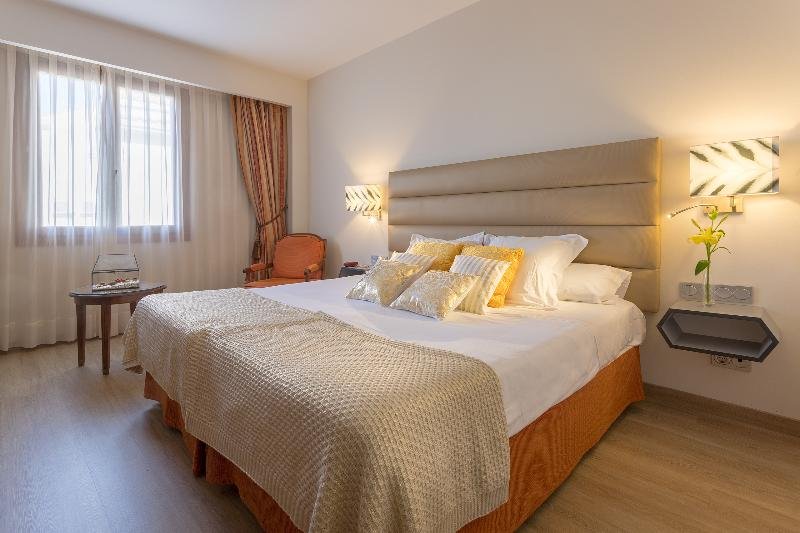 Фото Hotel Izan Trujillo