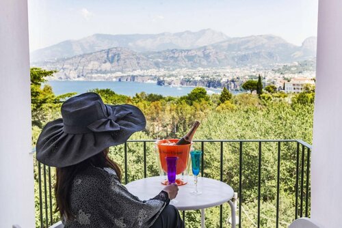 Внешний вид отеля Hotel Spicy в Сорренто, фото 3