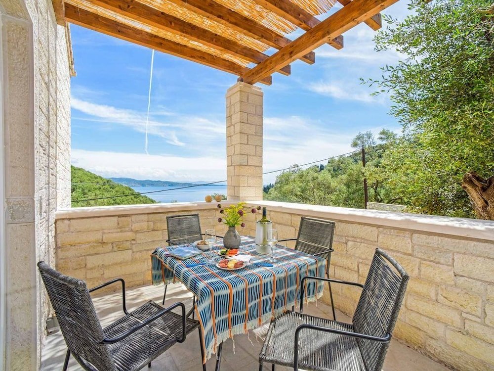 Фото Four-Bedroom Villa Eleni by Konnect, with Private Pool & Stunning Seaview