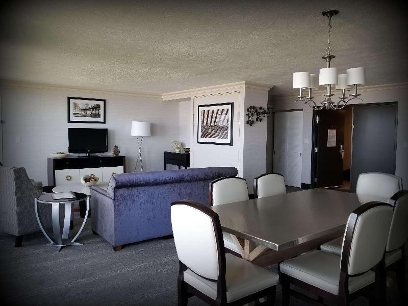 Фото Best Western Plus South Bay Hotel