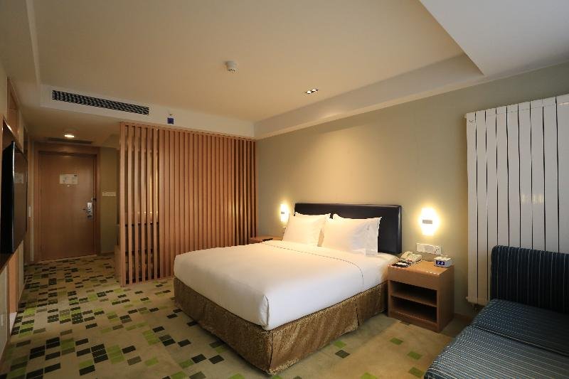 Фото Holiday Inn Express Zhangjiakou Park View