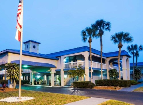 Гостиница Vista Inn & Suites Tampa