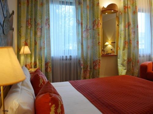 Фото Hotel Schwarzwälder Hof