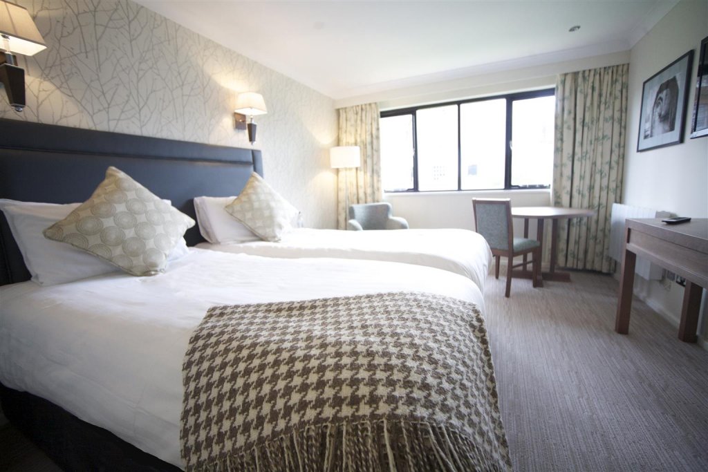 Фото Winchester Royal Hotel