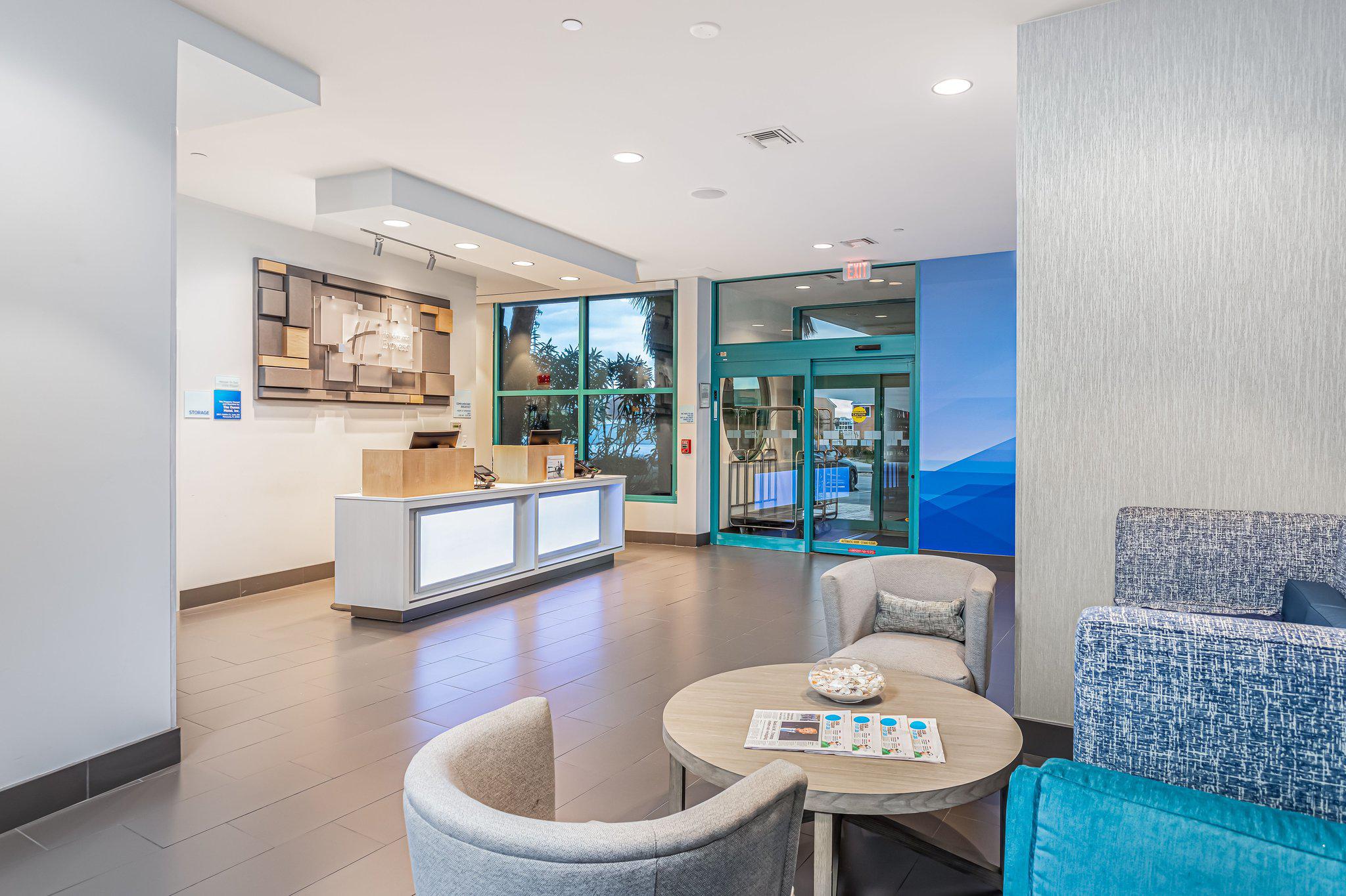 Фото Holiday Inn Express Pensacola Beach, an Ihg Hotel