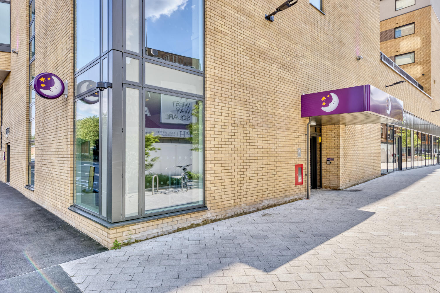 Фото Premier Inn Oxford Botley