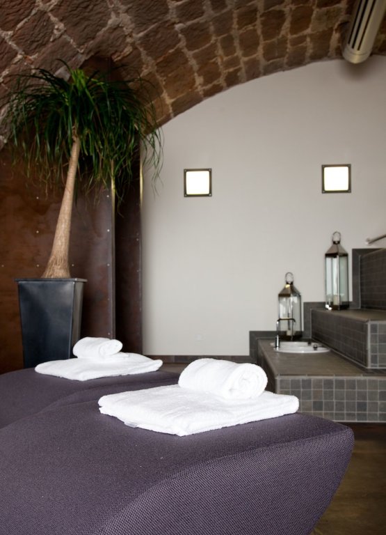 Фото Schlosshotel Bergzaberner Hof