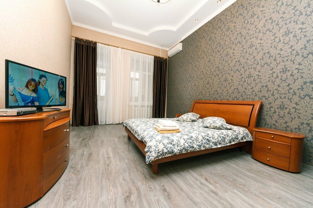 Short-term housing rental Two Bedrooms Studio 5a Baseina Centre of Kiev, Kyiv, photo