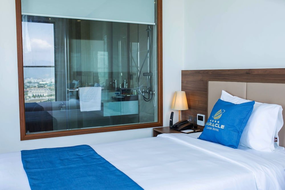 Фото Miracle Luxury Hotel