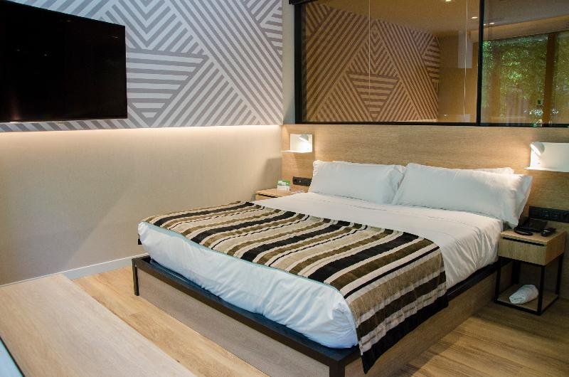 Фото Suites Plaza Hotel & Wellness Andorra