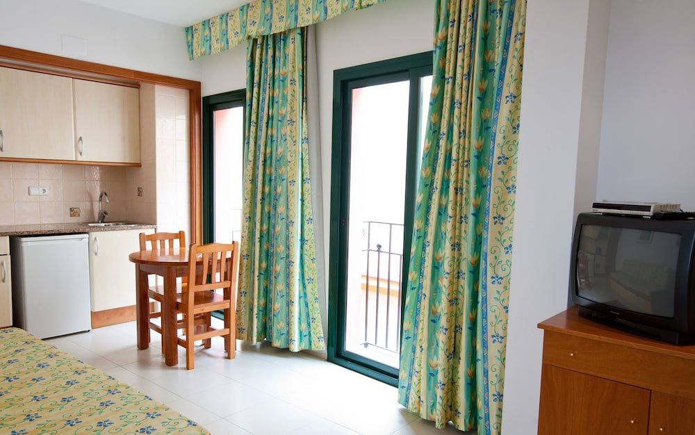 Фото Apartamentos Royal