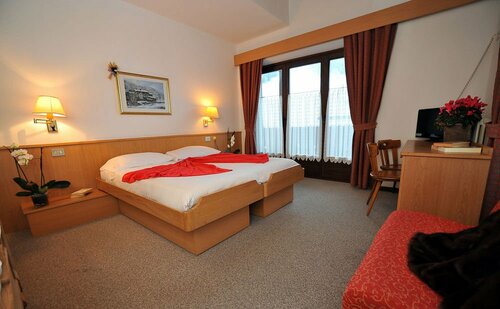 Внешний вид отеля Hotel Derby в Бормио, фото 2