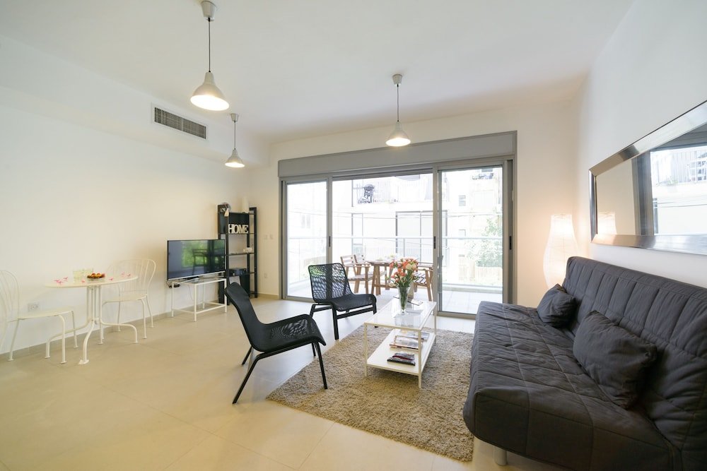 Фото Design New Central 1 Min Walk Beach