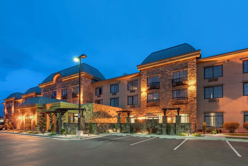 Гостиница Best Western Premier Pasco Inn & Suites в Паско