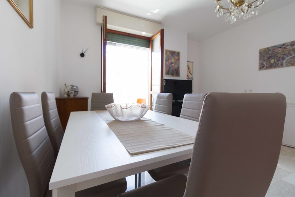 Фото Manzoni Two-Bedroom Apartment