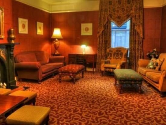 Гостиница Charlemont Arms Hotel в Арме