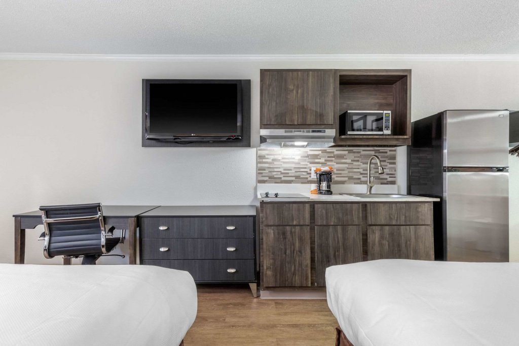 Фото Suburban Extended Stay Hotel at the University