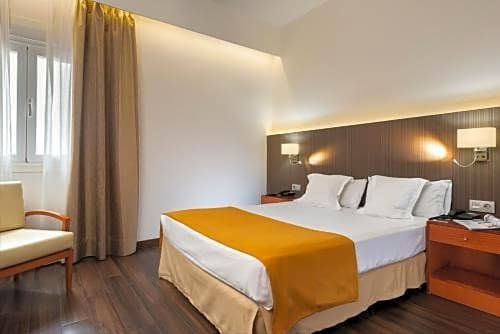 Фото Hotel de Francia y París