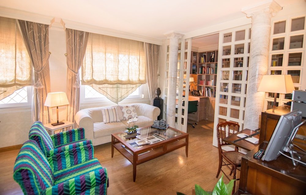 Фото Chezmoihomes Plaza Nueva Premium