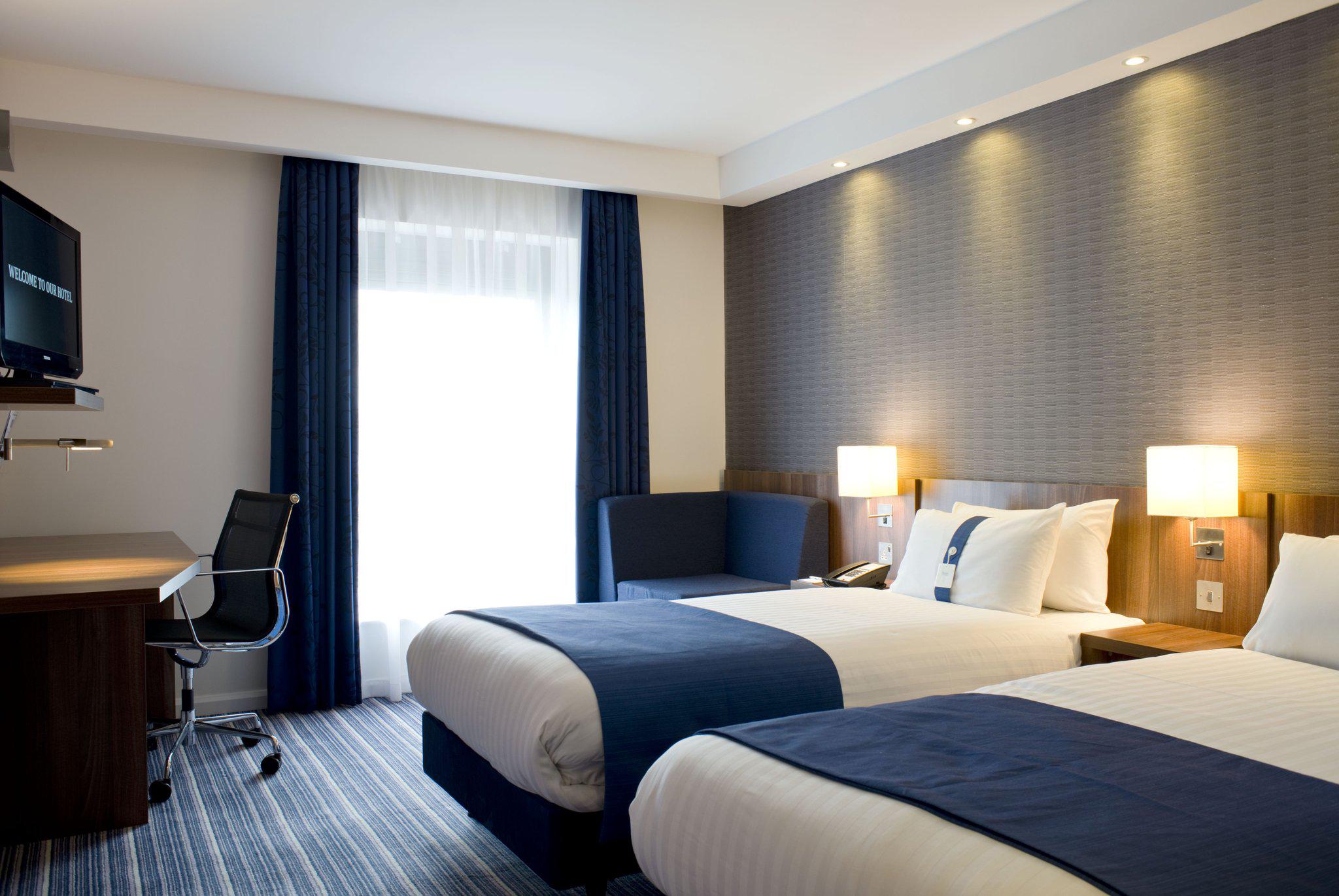 Фото Holiday Inn Express Dunstable, an Ihg Hotel