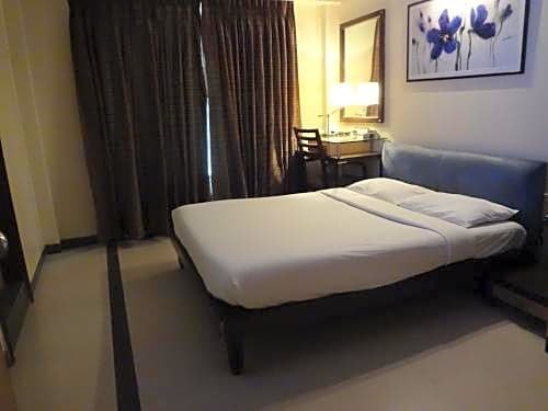 Фото Hotel Sapna Marine