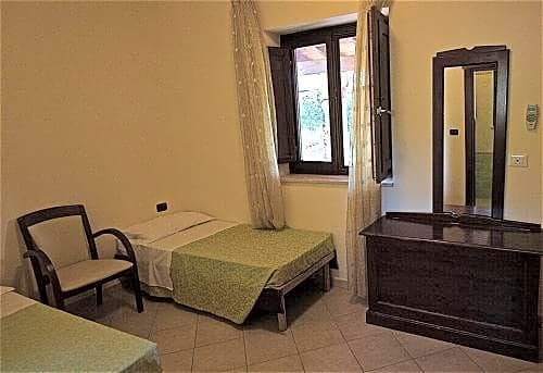 Фото Hotel Masseria Resort Le Pajare