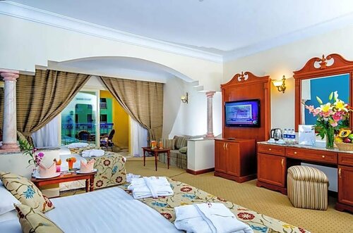 Гостиница Titanic Palace в Хургаде