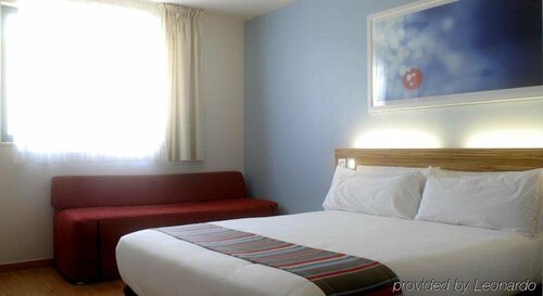 Гостиница Travelodge Madrid Alcalá в Мадриде