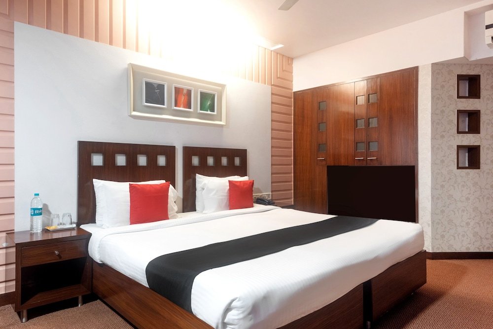 Фото Savoy Suites by Oyo Rooms