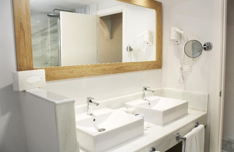 Фото Playa De La Luz Hotel