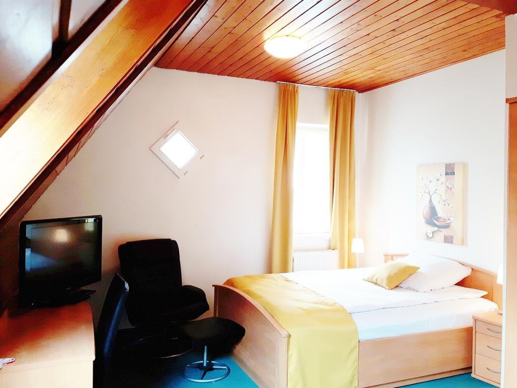 Фото Hotel Restaurant Erbprinz Walldorf