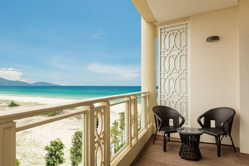 Гостиница Sheraton Grand Danang Resort в Дананге