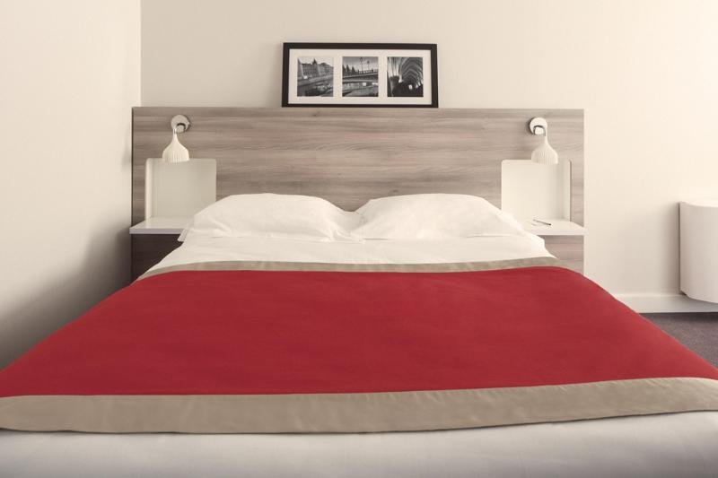 Фото Hotel Kyriad Paris Est - Bois De Vincennes