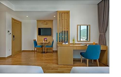 Фото Seashore Hotel & Apartment