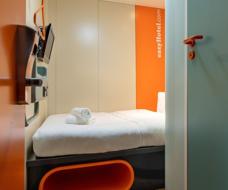 Фото easyHotel Edinburgh
