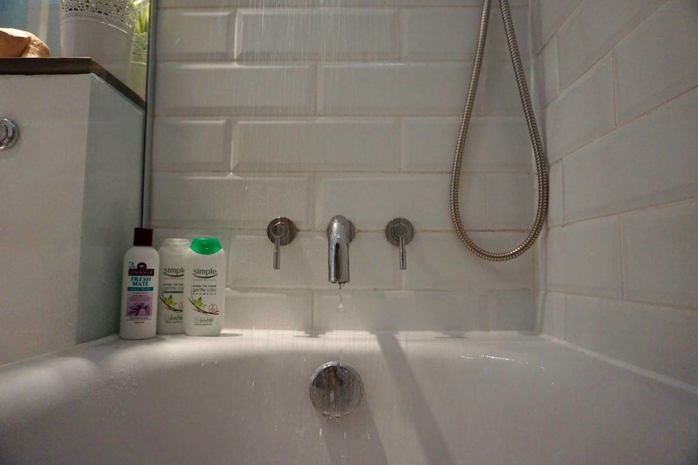 Фото Beautiful Canalside 1-bedroom Flat With Terrace