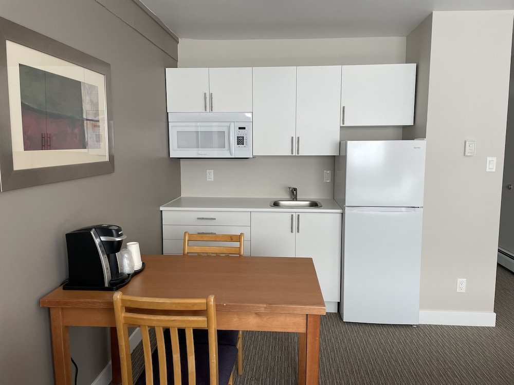 Фото Anavada Inn & Suites - Prince George